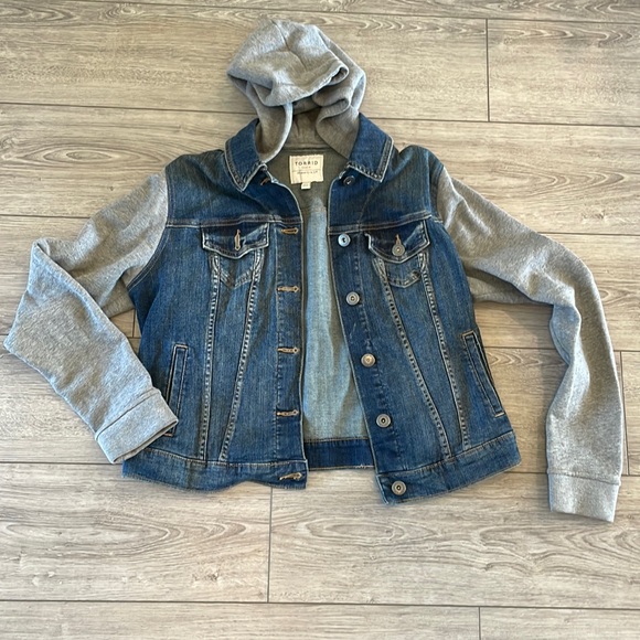 torrid Jackets & Blazers - EC Torrid Denim & Terry Hooded Cropped Trucker Jacket - Size 00 (L)